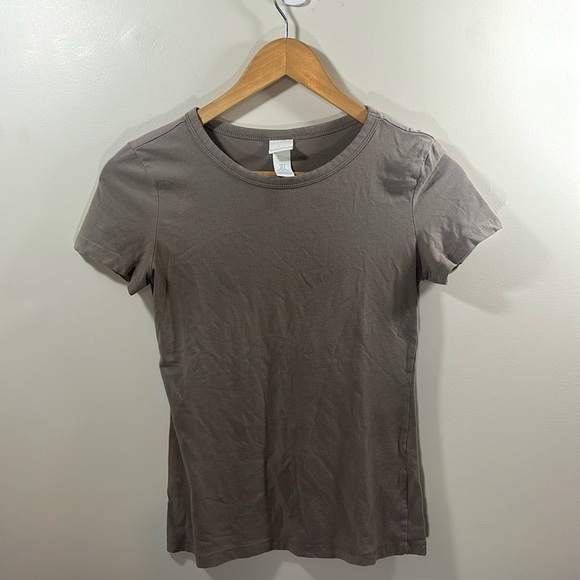 H&M Basic Woman's Tee Shirt‎ Short Sleeved Taupe Size Small Tight Cotton - Picture 1 of 4